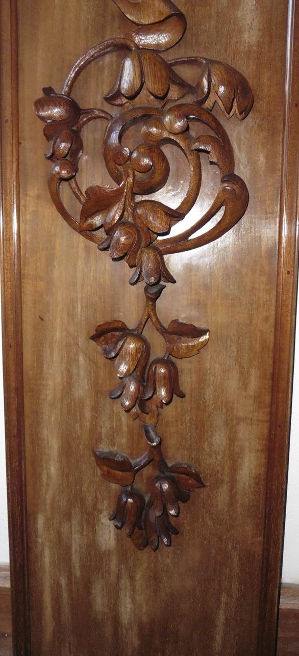 A computer screen shot of a wood carving

AI-generated content may be incorrect.