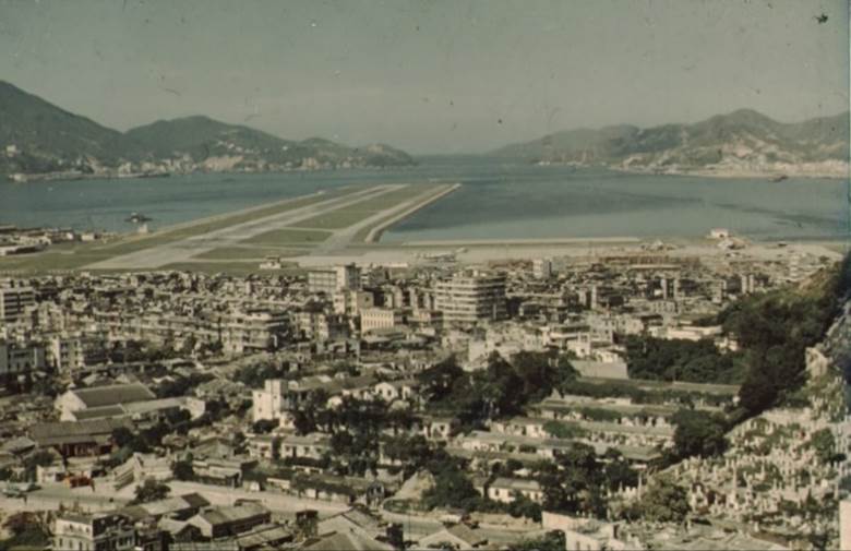 A city next to a beach
Description automatically generated with low confidence