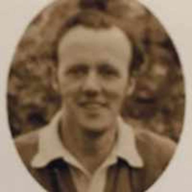 A person smiling for the camera

AI-generated content may be incorrect.