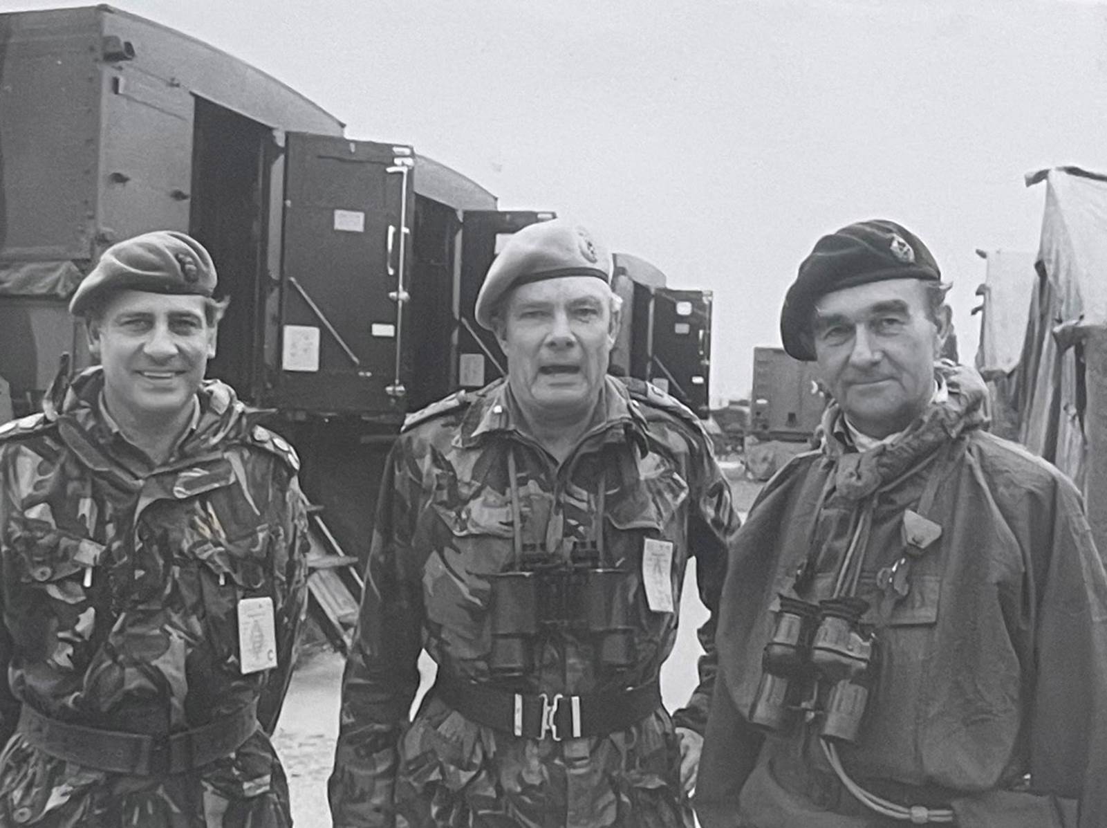 A group of men in military uniforms
AI-generated content may be incorrect.