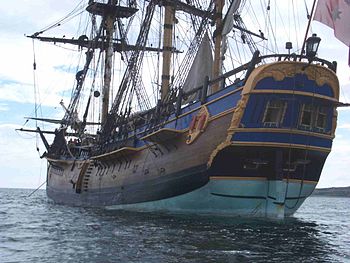 https://upload.wikimedia.org/wikipedia/commons/thumb/c/cf/HMS_Bark_Endeavour_-_Replica01.jpg/350px-HMS_Bark_Endeavour_-_Replica01.jpg